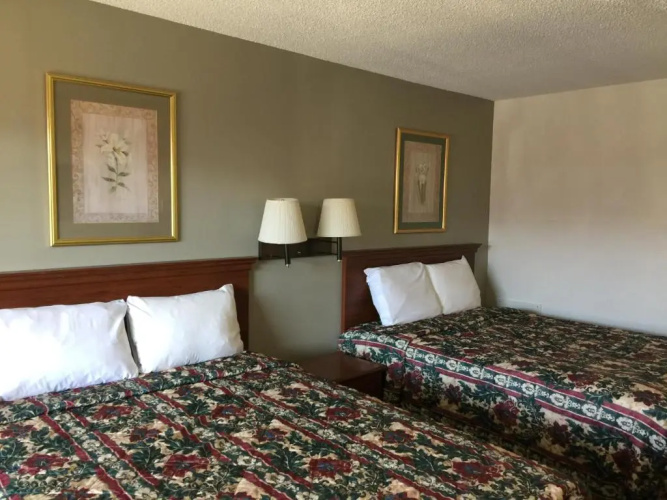 Red Carpet Inn & Suites