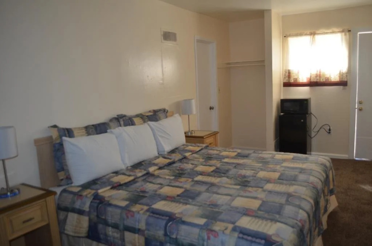 Budget Inn