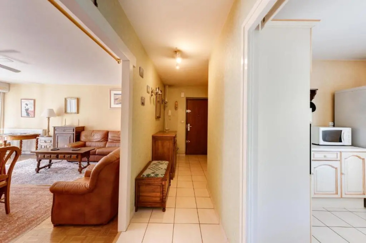 85 m2, calme , parking, centre ville