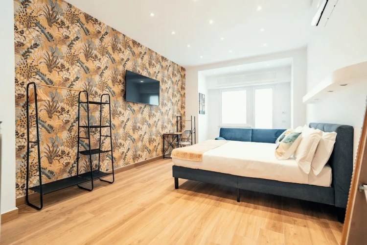Standard Triple room with city view