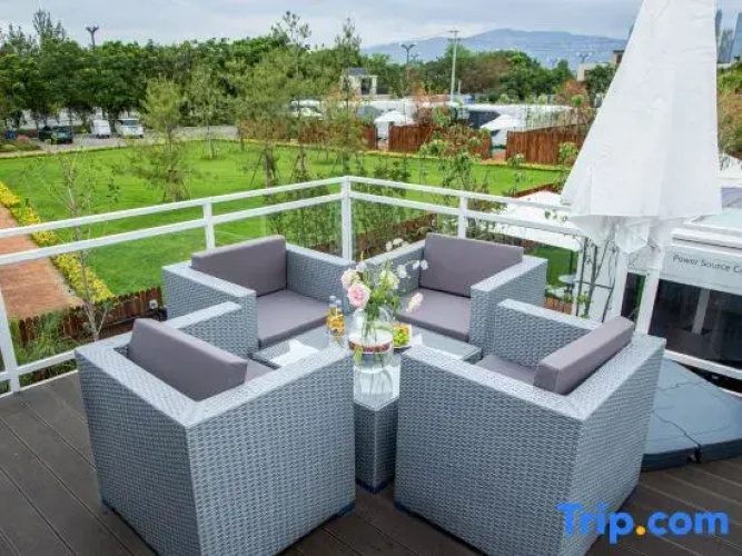Lakeside Holiday Camp Homestay