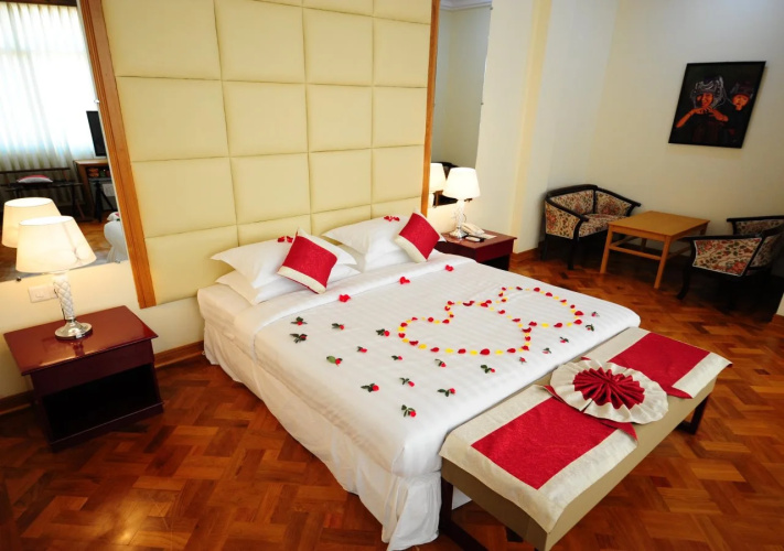 Royal Inlay Hotel