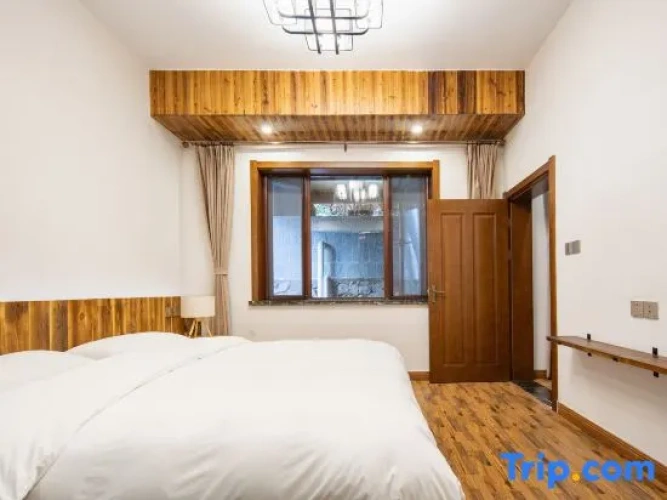 1 Bedroom Deluxe Suite