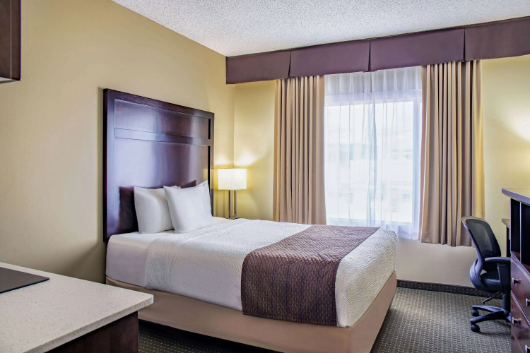Days Inn by Wyndham Cranbrook Conference Centre photo 8