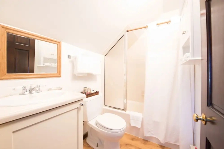 Standard Twin room with balcony