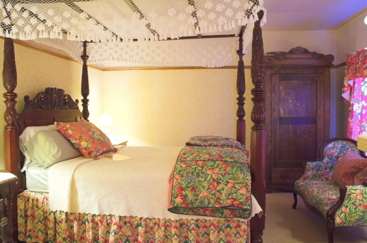 White Lace Inn