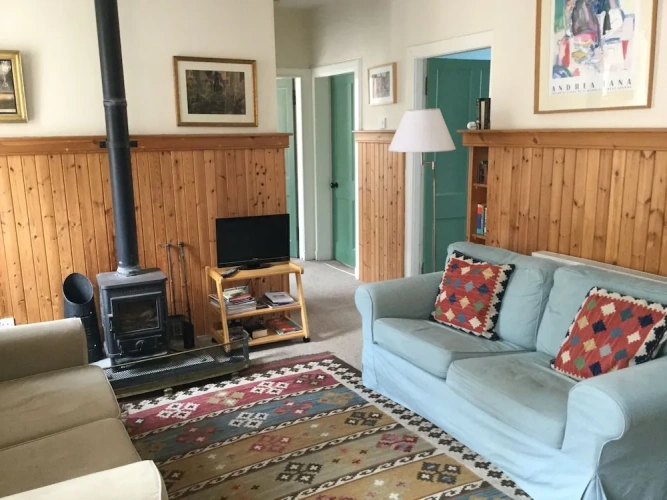 2 Bedrooms Cottage