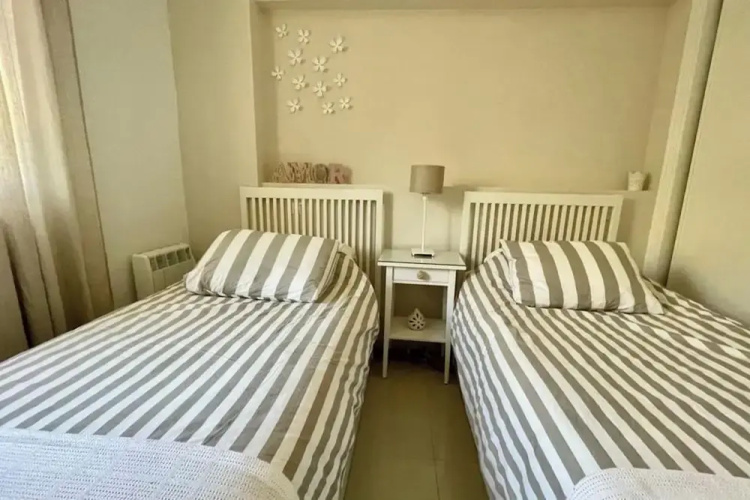 Townhouse - Sleeps 4 - Pool - Playground