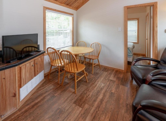 2 Bedrooms Cottage