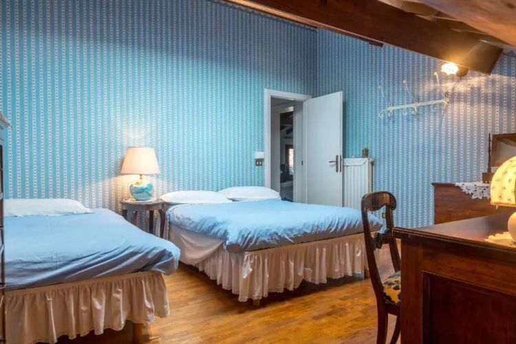 2 Bedrooms Cottage