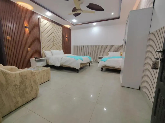 Parkway Hotel