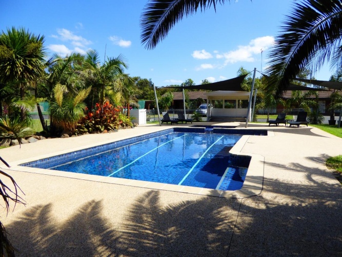 2 Bedrooms Apartment with garden view