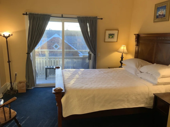 Brasswood Inn