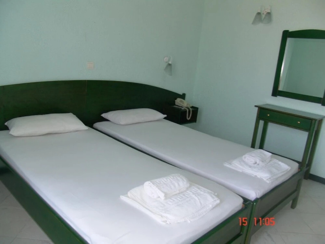 Nikos Apartments