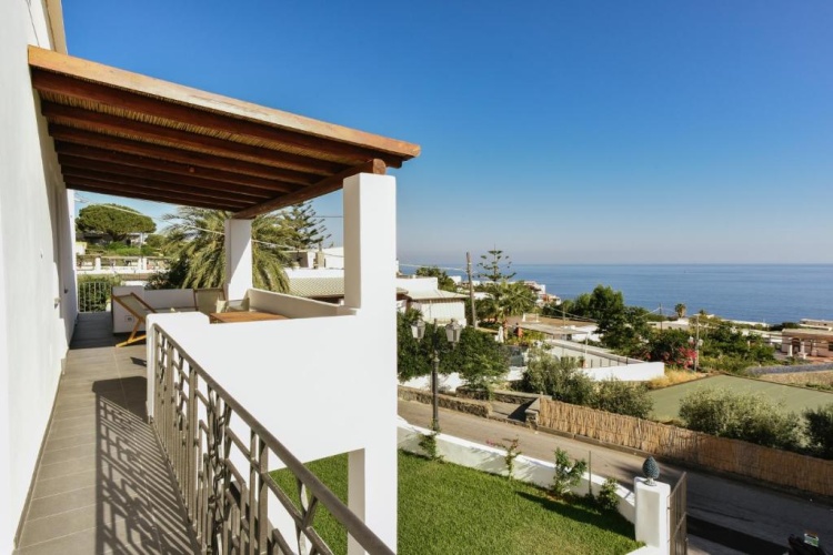 3 Bedrooms Villa
