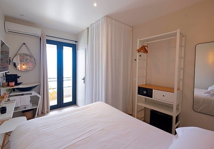 Standard room with balcony and with sea view