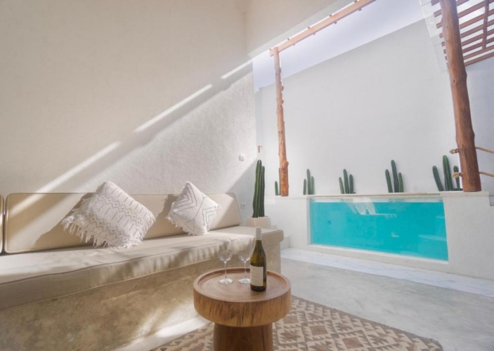 2 Bedrooms Villa