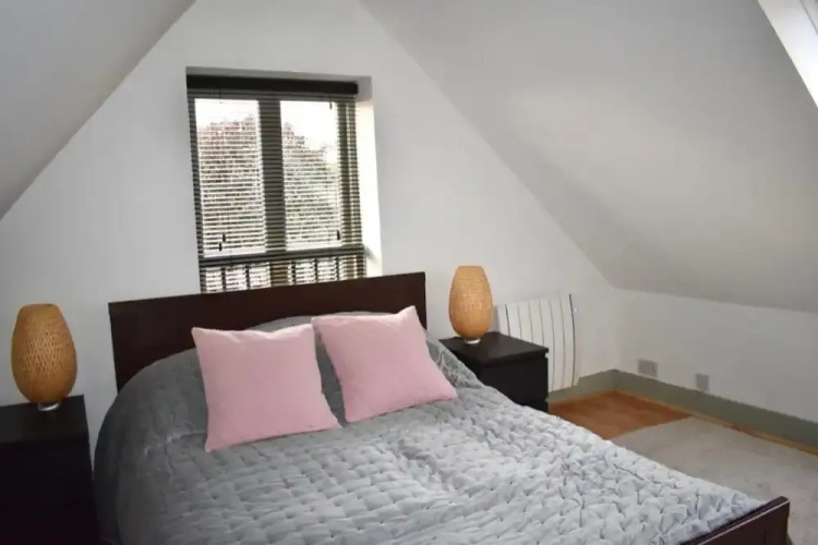 Cosy 2 Bedroom House With Parking