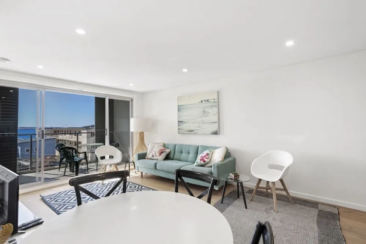 2 Bedrooms Apartment