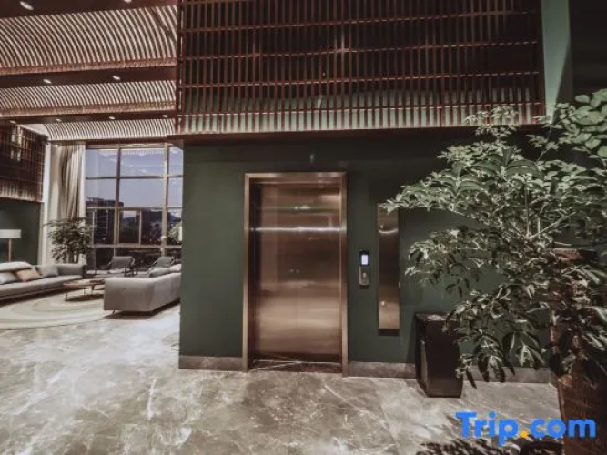 Young Hotel