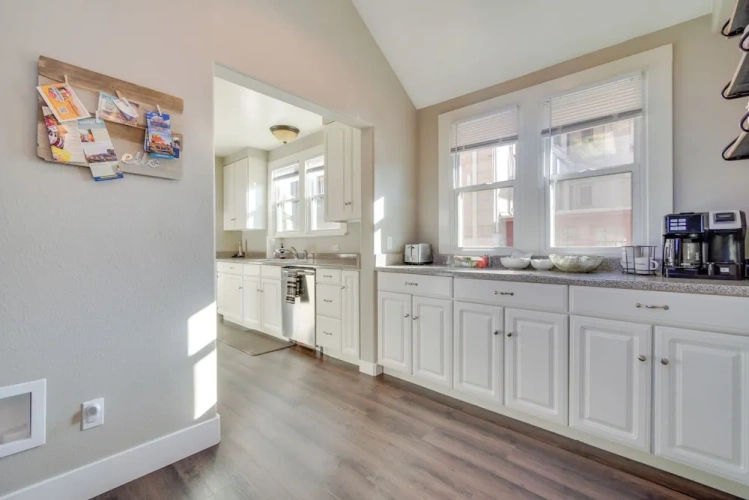 4 Bedrooms Cottage