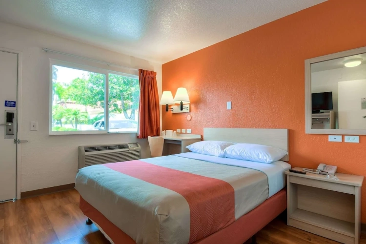 Standard Double Suite