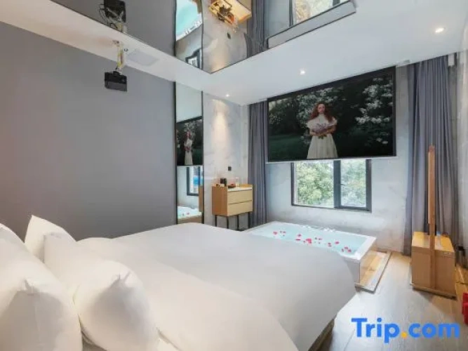 1 Bedroom Suite