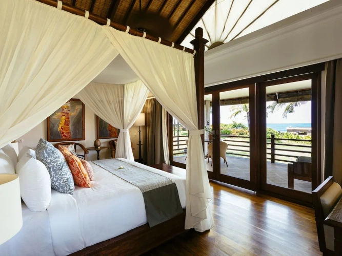 5 Bedrooms Villa with balcony