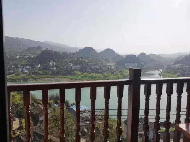 Furong town Linjiang floor inn