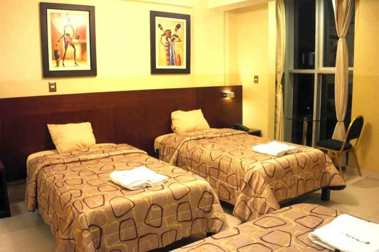 Reyna Hotel