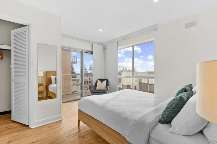 Stylish 2-bed Home Steps From Henley Beach