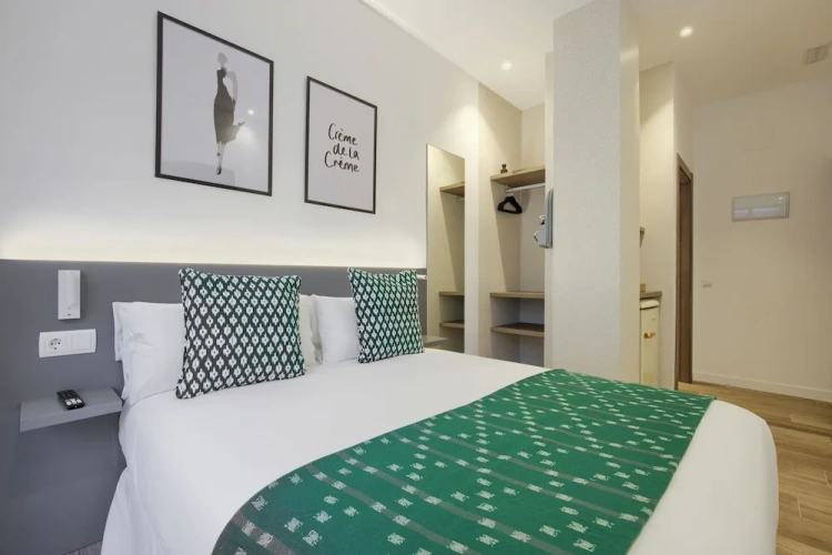 Standard Basement room