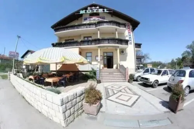 Motel MaxiMilian I