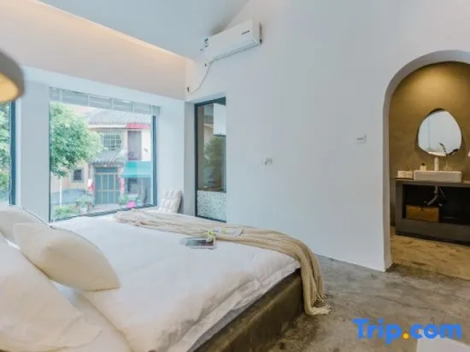 5 Bedrooms Villa with sea view