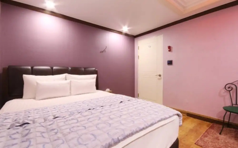 Paradise Motel