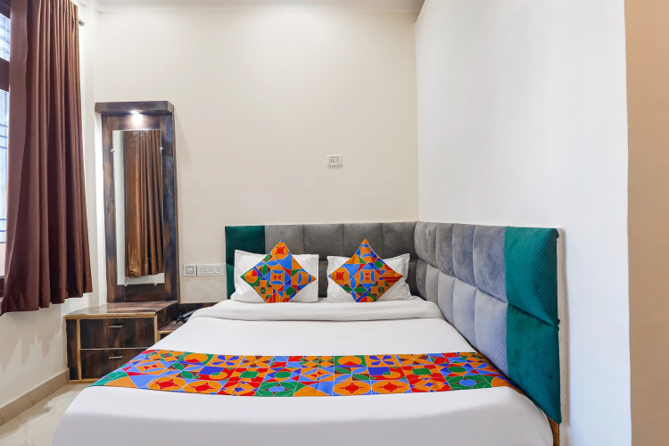 FabHotel Royal Vilas