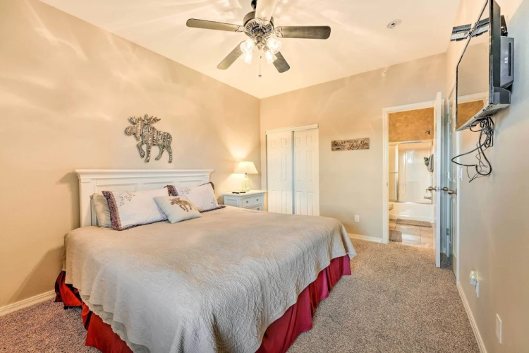 Spacious Branson Condo on Table Rock Lake!