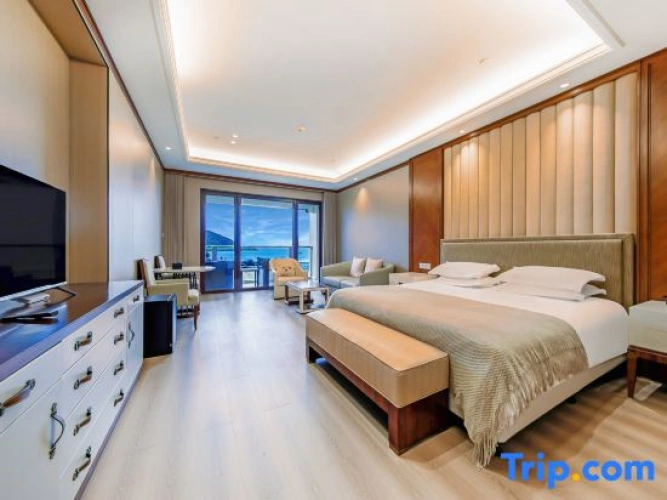 Deluxe Double room with balcony and with garden view