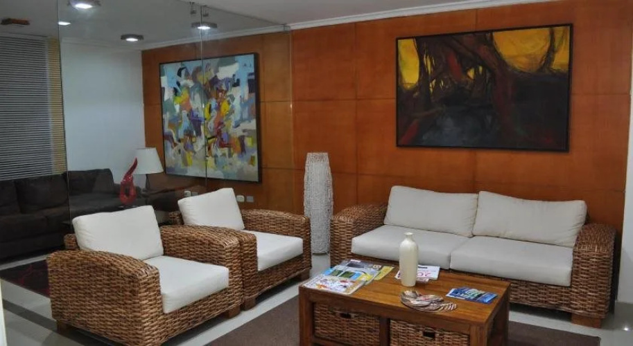 POMPATAO Apartamentos y Suites