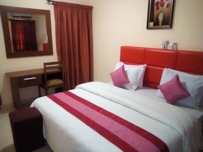 Rhogem Hotel