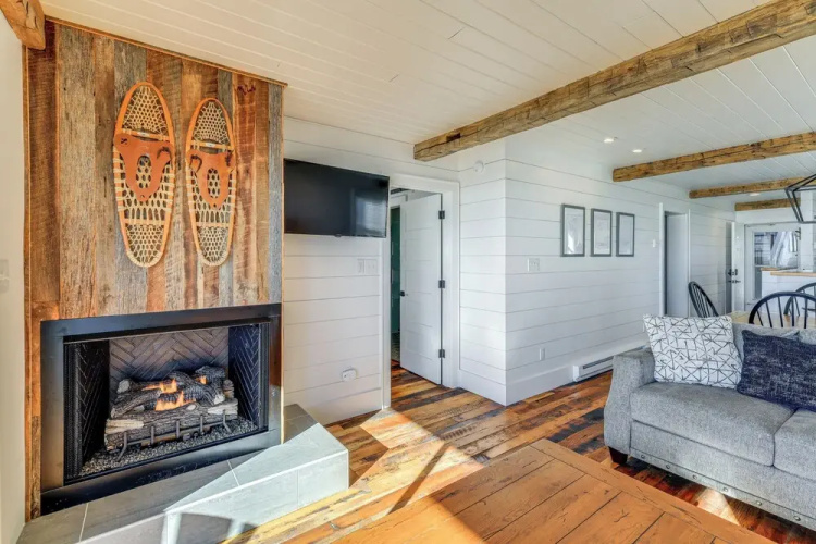 2 Mi to Beech Mtn: Fully Remodeled Condo w/ Patio!