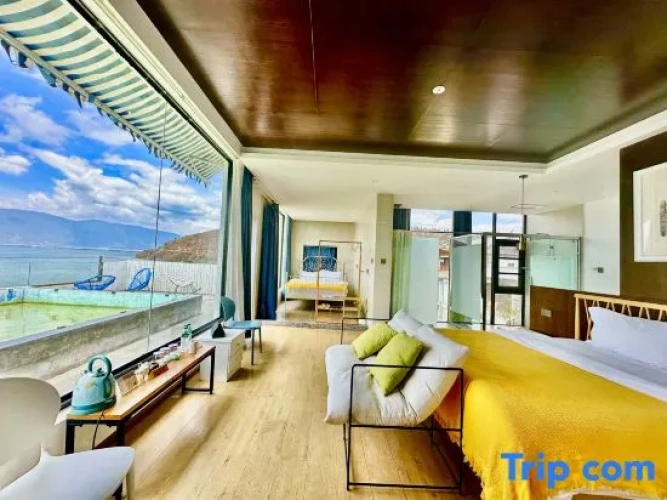 Standard Twin room with sea view