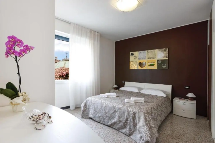Apartment with city view