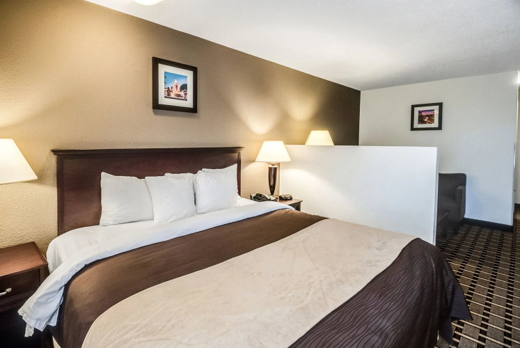 Comfort Inn & Suites