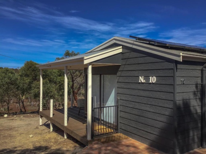 4 Bedrooms Cottage