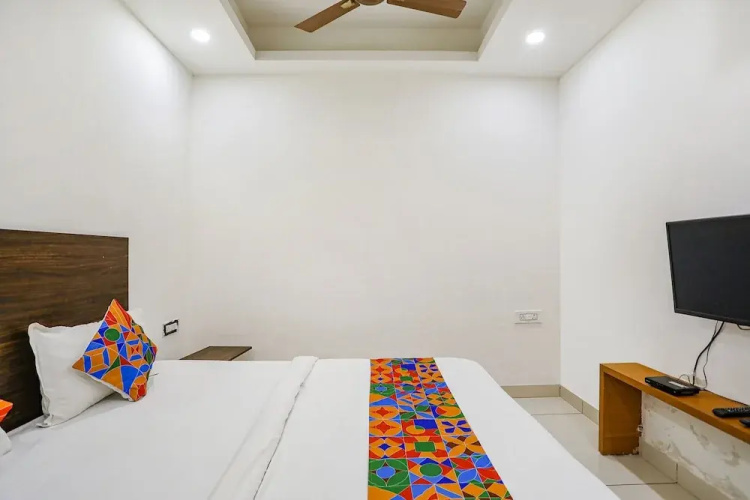 Fabhotel Kinsfolk