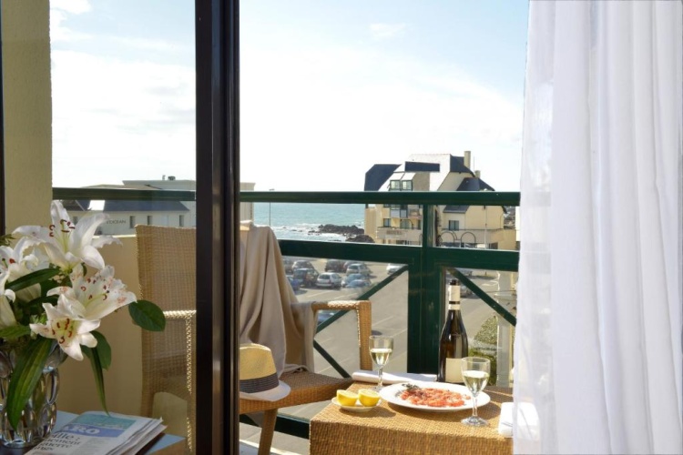1 Bedroom Apartment with view