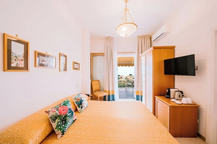 Standard Double room with view