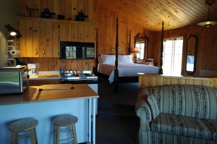 Amherst Shore Country Inn