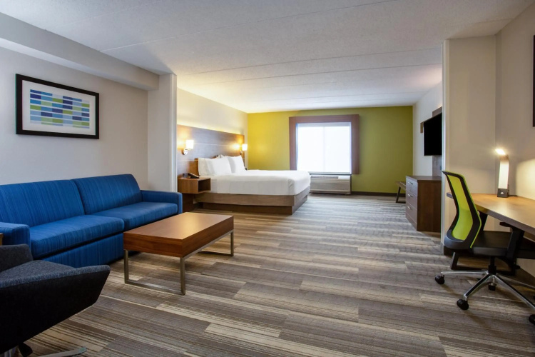 Holiday Inn Express & Suites Fort Wayne by IHG